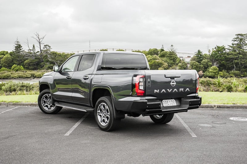 2026 Nissan Navara ST-X 2.4D/4Wd/6At - 10-Year... image 2