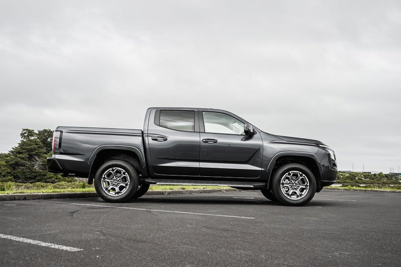 2026 Nissan Navara ST-X 2.4D/4Wd/6At - 10-Year... image 3