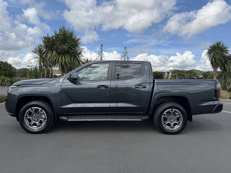 2026 Nissan Navara ST-X 2.4D 4WD 6At image 3