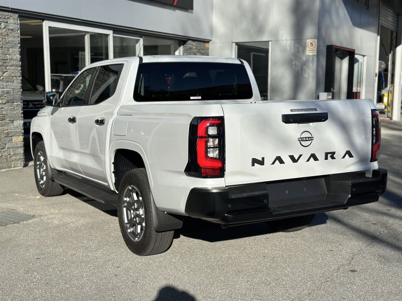 2026 Nissan Navara ST-X 4WD image 3