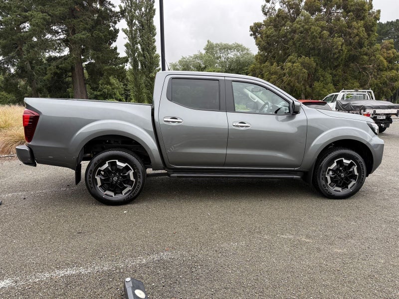 2026 Nissan Navara ST-X 4WD 2.3 Double Cab 7Auto image 4