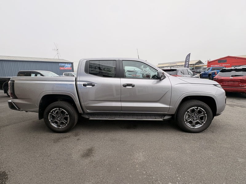 2026 Nissan Navara ST-X 4WD Auto image 3
