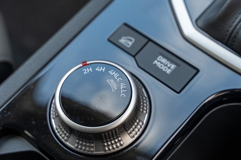2026 Nissan Navara ST-X 4WD D/C Auto image 4