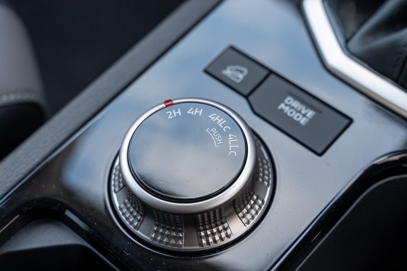 2026 Nissan Navara ST-X 4WD D/C Auto image 3