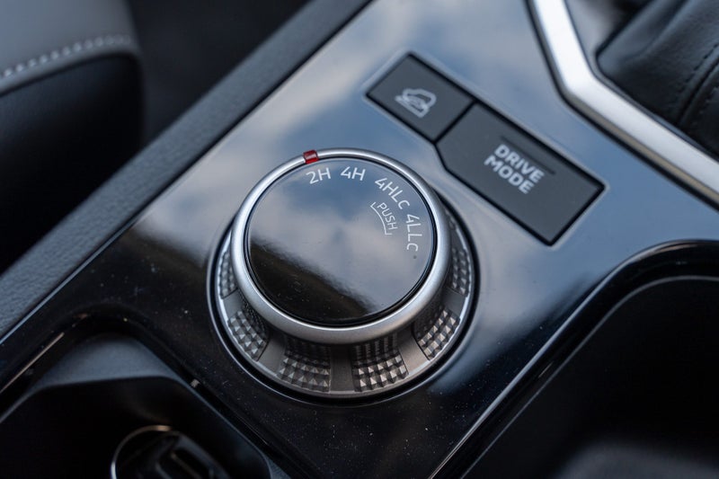 2026 Nissan Navara ST-X 4WD D/C Auto image 3