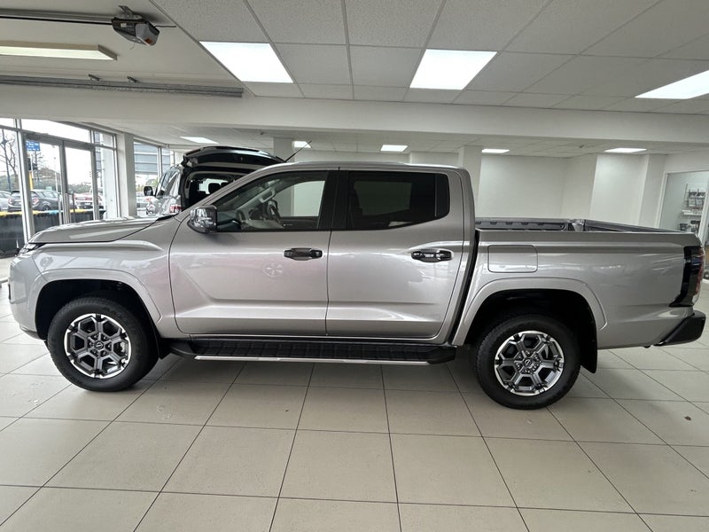 2026 Nissan Navara ST-X 4WD D/Cab 2.4 Dsl image 4