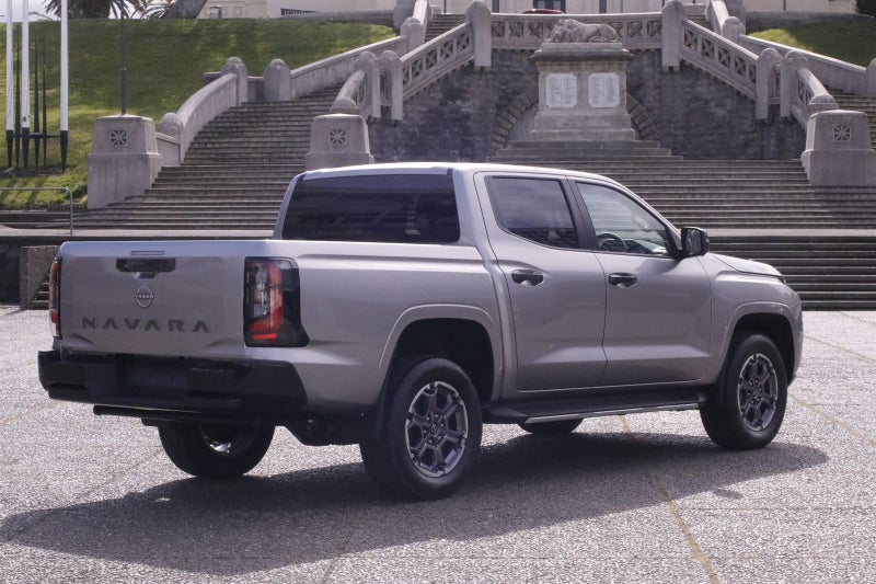 2026 Nissan Navara ST-X image 3