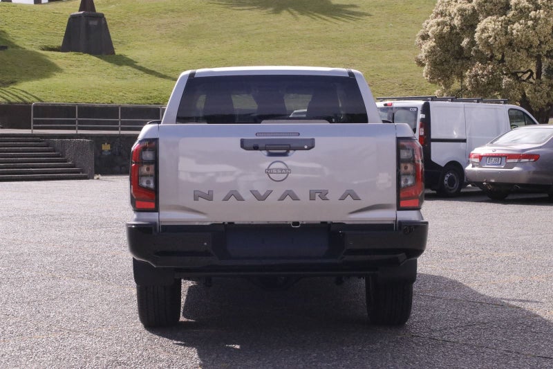2026 Nissan Navara ST-X image 4