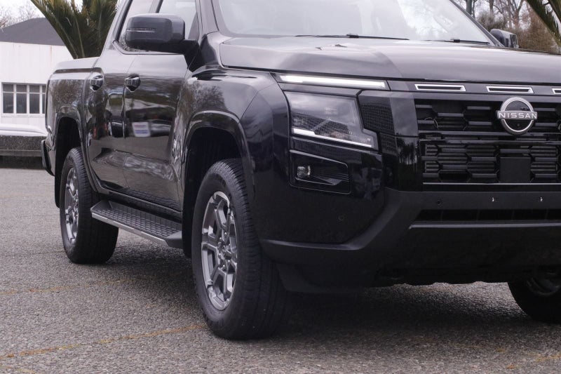 2026 Nissan Navara ST-X image 2