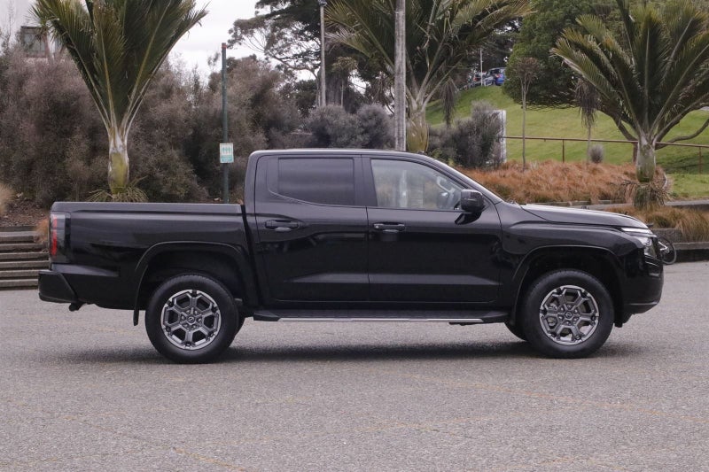2026 Nissan Navara ST-X image 3