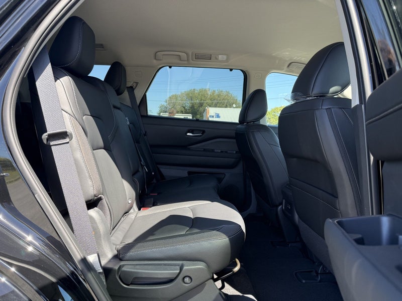 2026 Nissan Pathfinder TI 3.5P 4WD 9A SUV - image 5