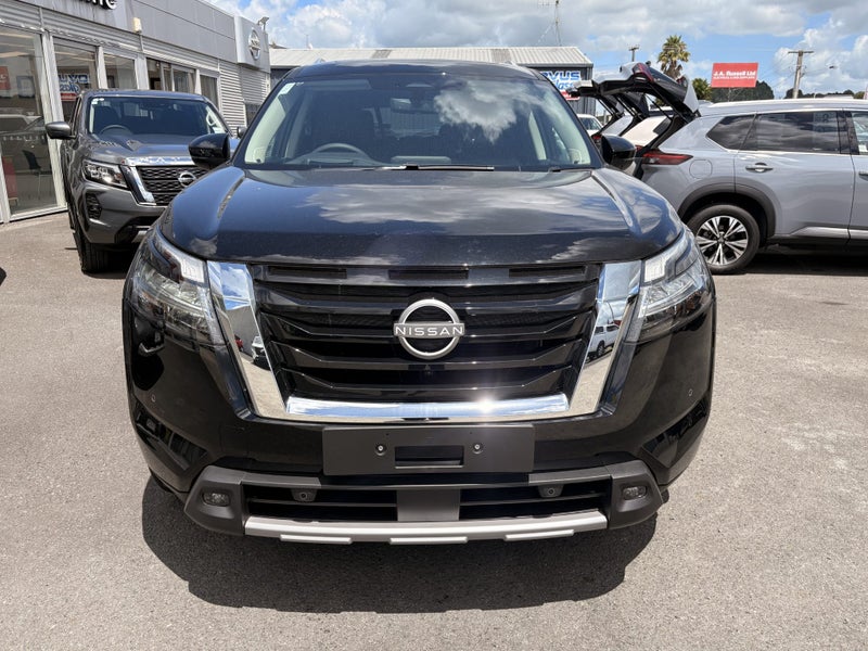 2026 Nissan Pathfinder Ti-L image 2