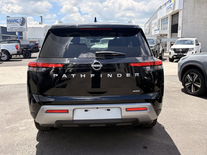 2026 Nissan Pathfinder Ti-L image 4