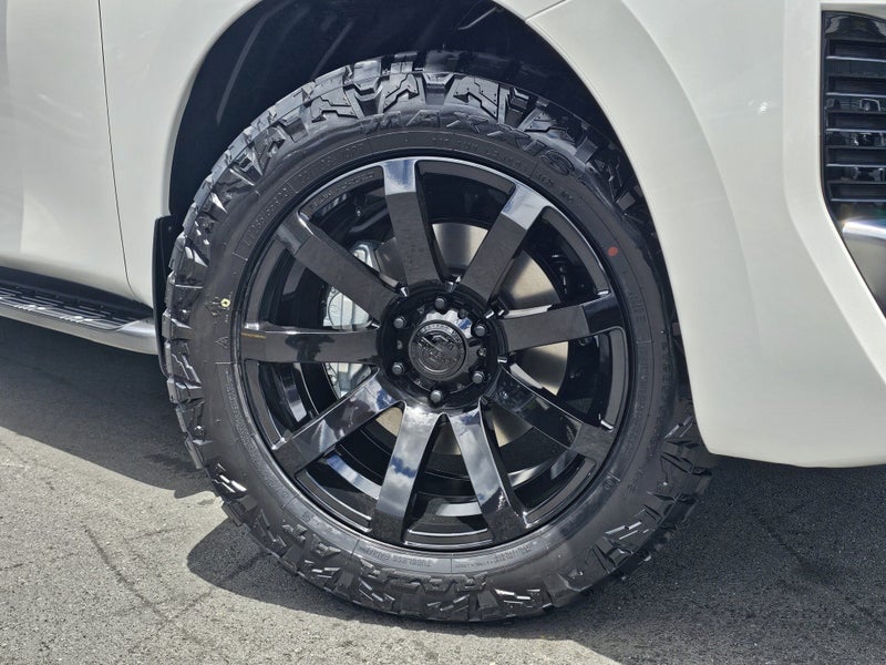 2026 Nissan Patrol TI-L SPORT 5.6L V8 image 2