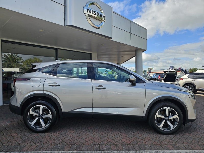 2026 Nissan Qashqai St-L image 2