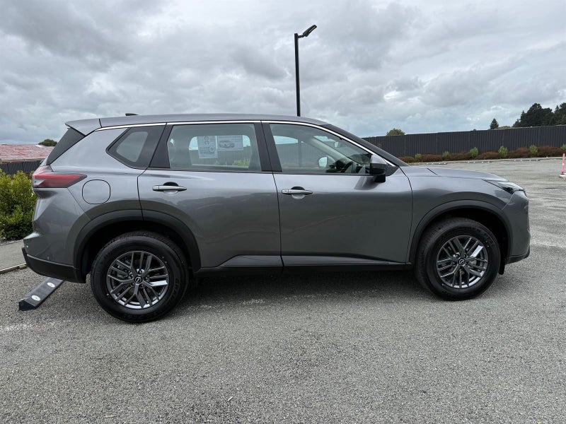 2026 Nissan X-Trail ST 2.5 2WD image 4