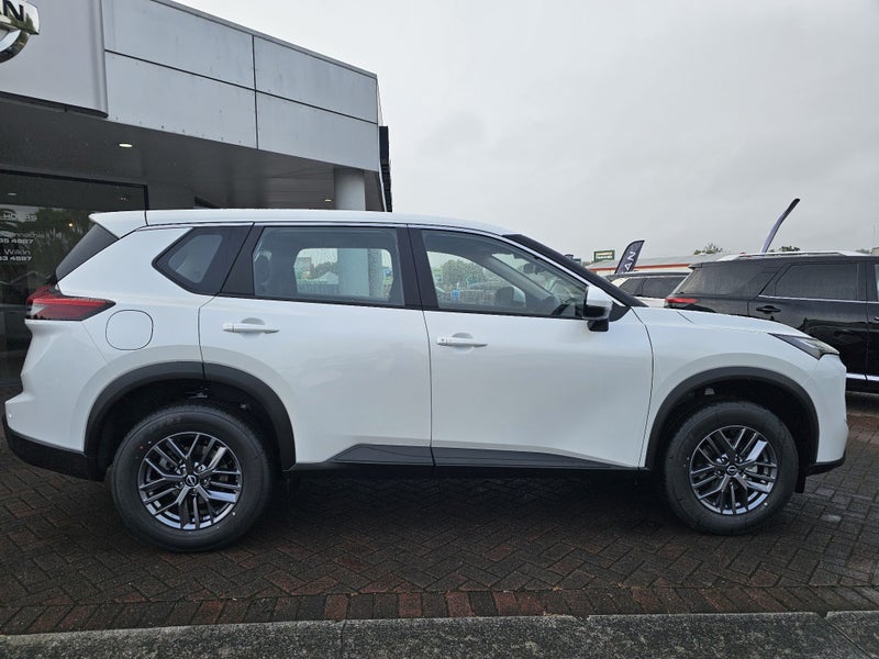 2026 Nissan X-Trail ST 2WD 5 Seater image 2