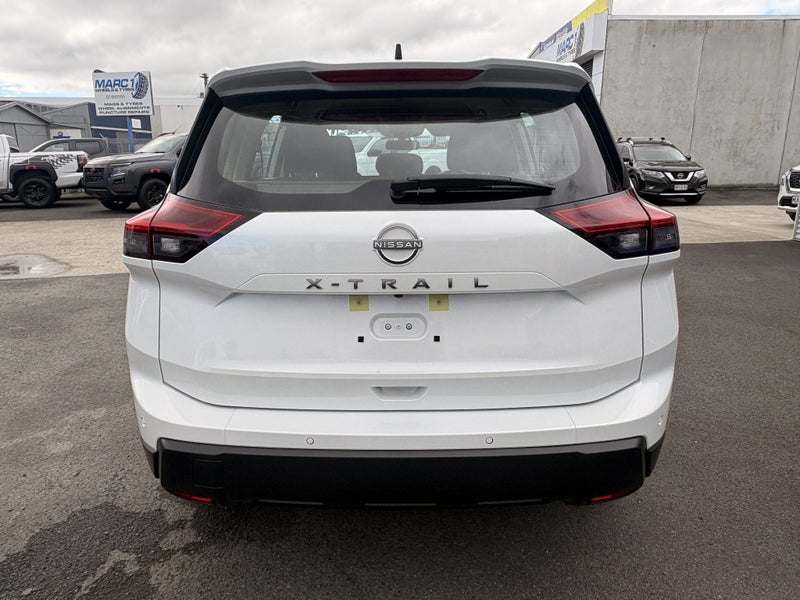2026 Nissan X-Trail ST, 2WD, 5 Seats image 4