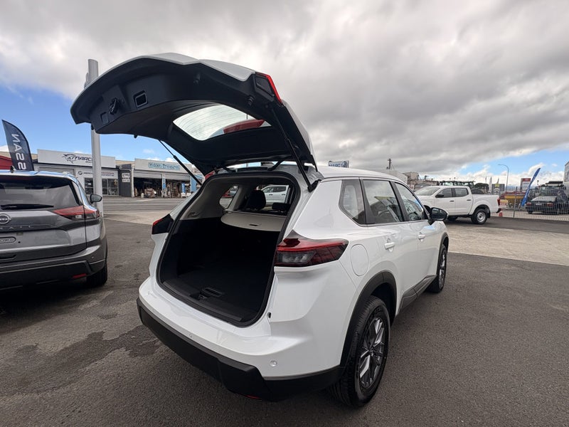 2026 Nissan X-Trail ST, 2WD, 5 Seats image 5