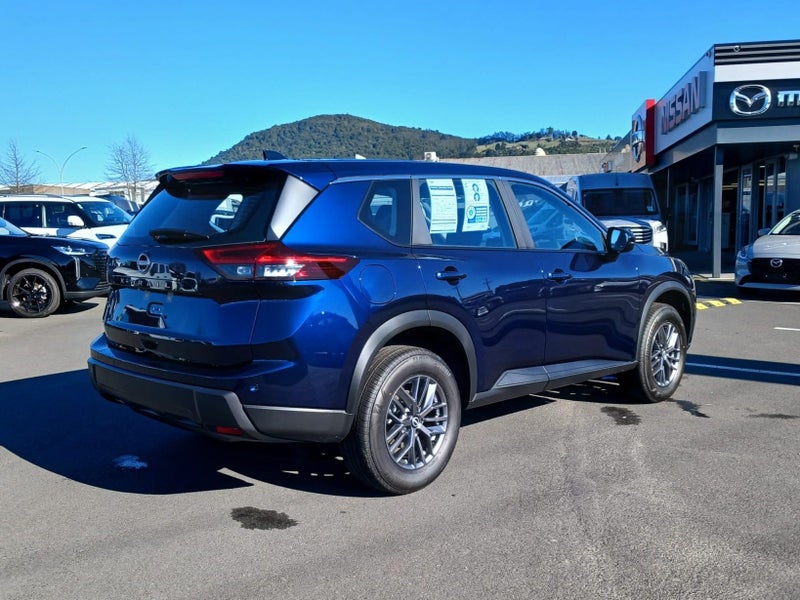 2026 Nissan X-Trail ST image 4
