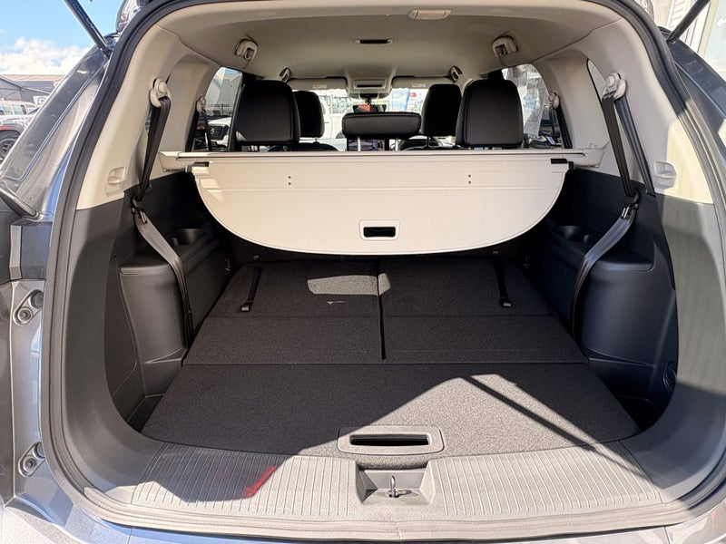 2026 Nissan X-Trail ST-L 4WD, 7 Seats image 5