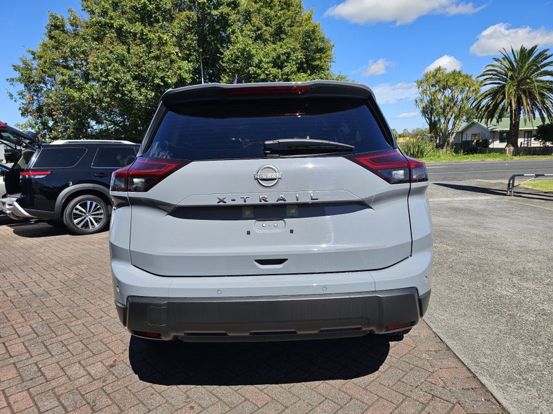 2026 Nissan X-Trail St-L image 4