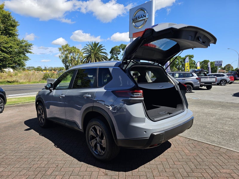 2026 Nissan X-Trail St-L image 5