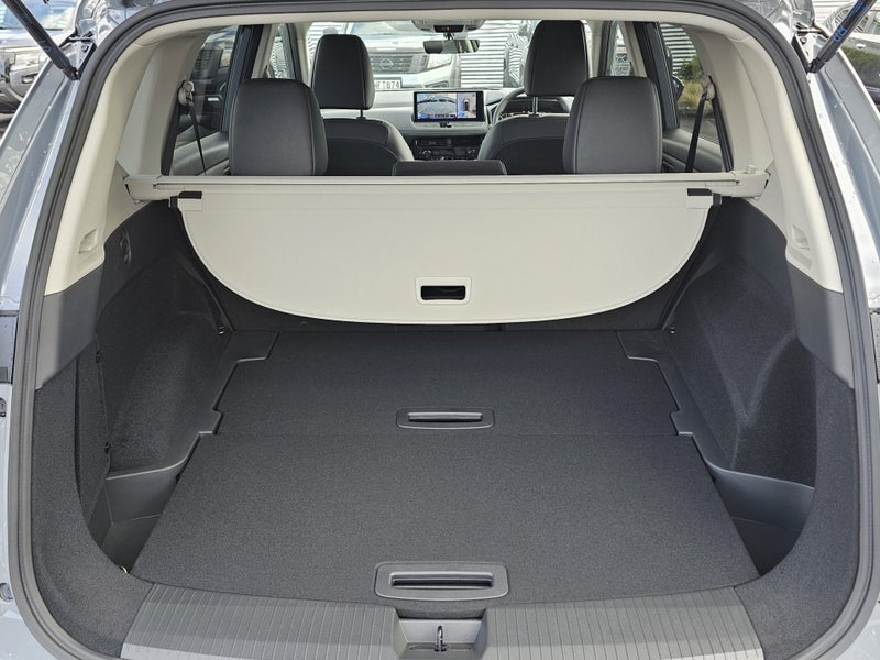 2026 Nissan X-Trail ST-L E-POWER HYBRID image 4