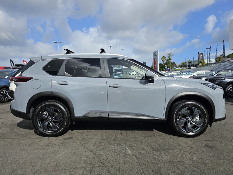 2026 Nissan X-Trail ST-L E-POWER HYBRID WINTER... image 4