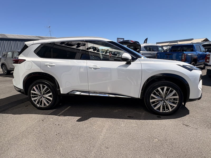 2026 Nissan X-Trail Ti-L e-Power 4WD image 3