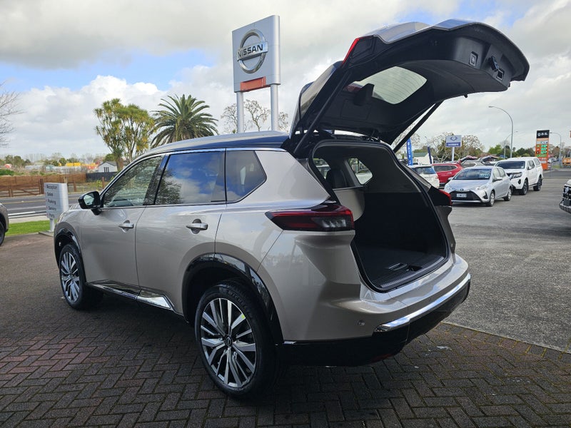 2026 Nissan X-Trail Ti-L E-Pwr, BLK Roof option image 5