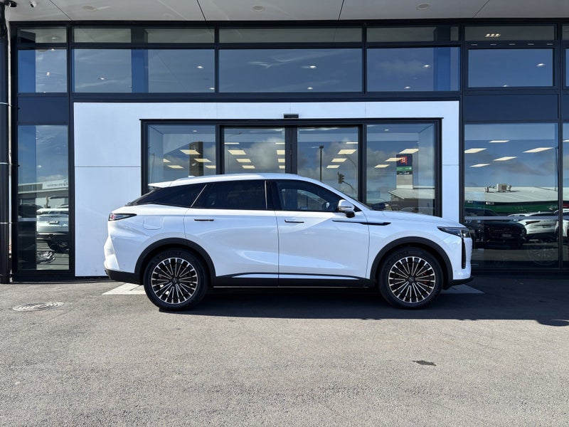 2026 Omoda 9 PHEV/AWD/HD image 2