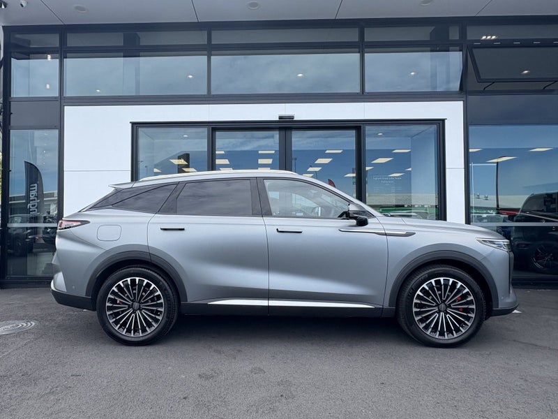 2026 Omoda 9 PHEV/AWD/HD image 3