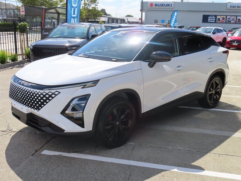 2026 Omoda C5 1.5PT EX AUTO - BLACK ROOF SPECIAL image 2