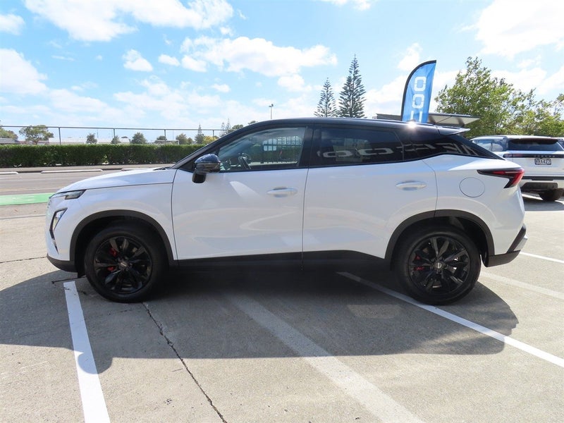 2026 Omoda C5 1.5PT EX AUTO - BLACK ROOF SPECIAL image 3