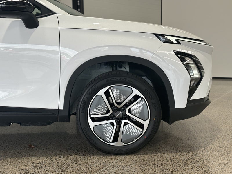 2026 Omoda E5 BX image 3