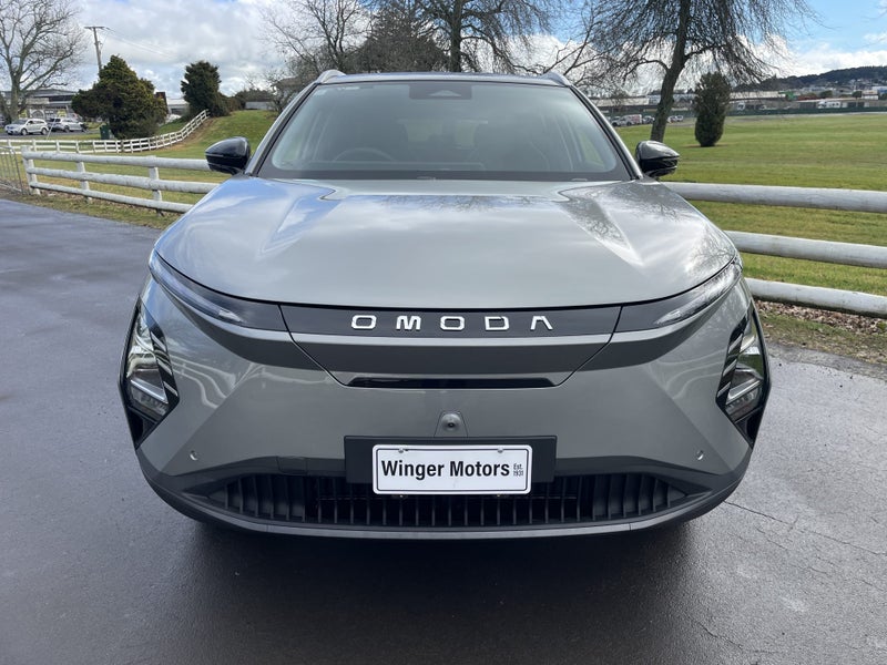2026 Omoda E5 EX FWD image 2