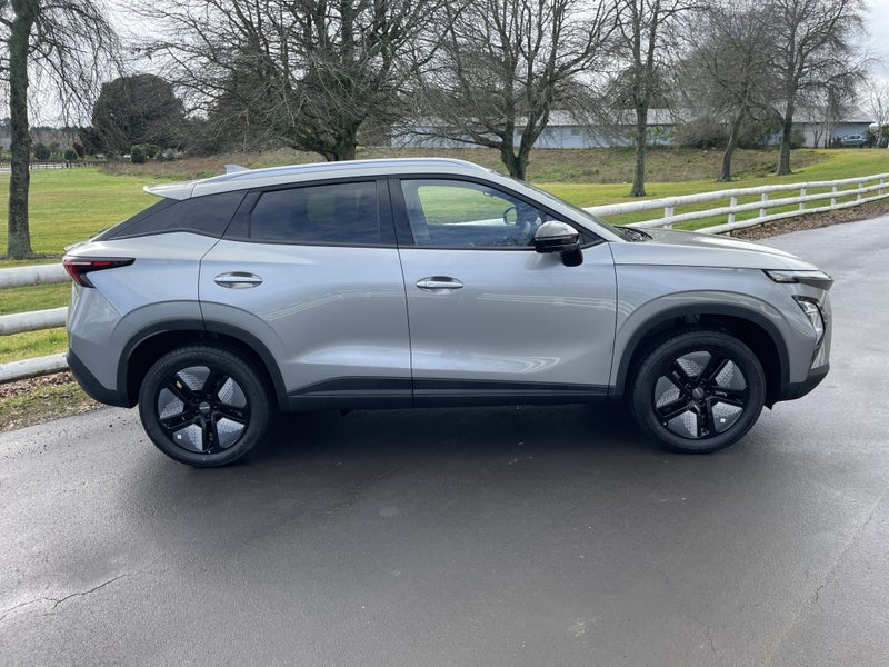 2026 Omoda E5 EX FWD image 3