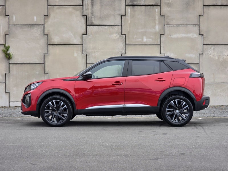 2026 Peugeot 2008 GT 1.2P MILD HYBRID image 3
