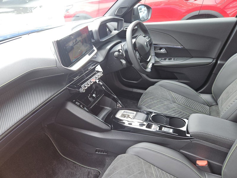 2026 Peugeot 2008 GT 1.2PMHT/6AM image 3