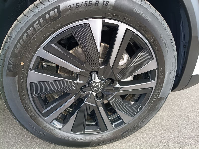 2026 Peugeot 2008 GT HYBRID TURBO image 5