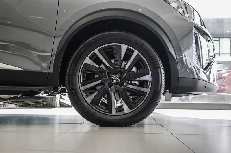 2026 Peugeot 2008 GT Model, 1.2L Hybrid. Awesom... image 4