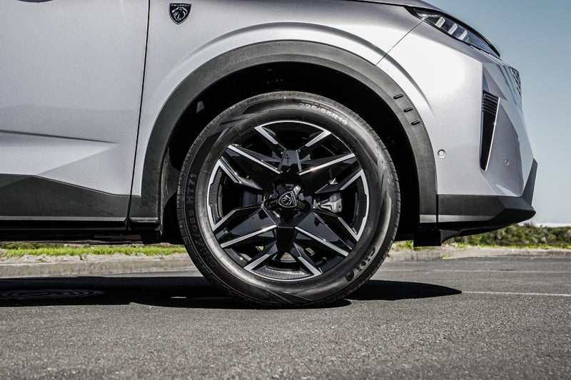 2026 Peugeot 3008 Gt 1.2Pmht/6At - Demo Unit image 4