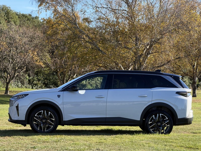 2026 Peugeot 5008 GT | 1.2 HYBRID image 4