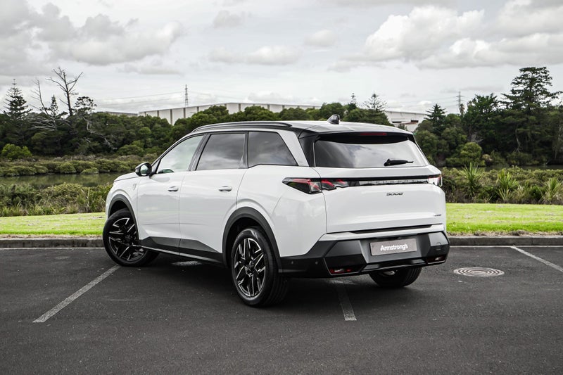 2026 Peugeot 5008 Gt Mhev 1.2Pmht/6Hd image 2