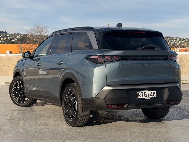 2026 Peugeot 5008 GT MHEV image 2