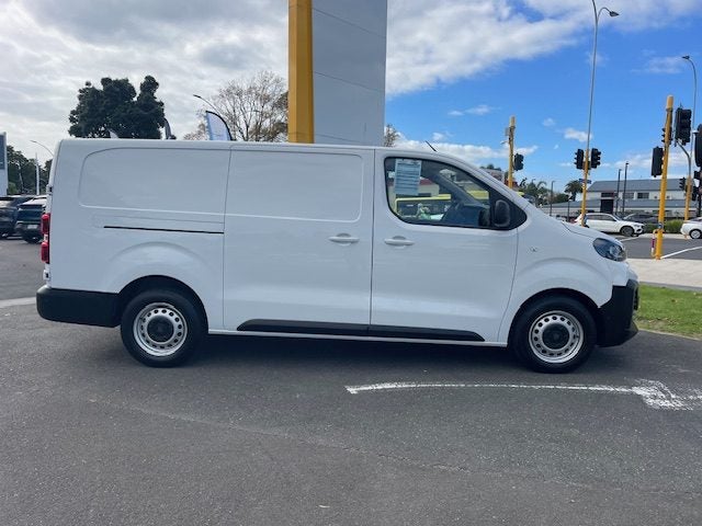 2026 Peugeot Expert LWB image 2