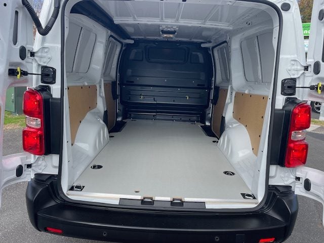 2026 Peugeot Expert LWB image 4
