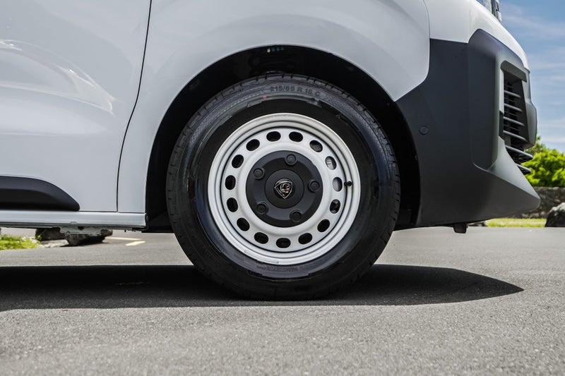 2026 Peugeot Expert LWB 2.0L Trubo Diesel Moduw... image 5