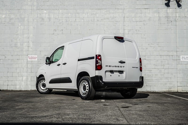 2026 Peugeot Partner Scoop Purchase! $15,000 Sa... image 3